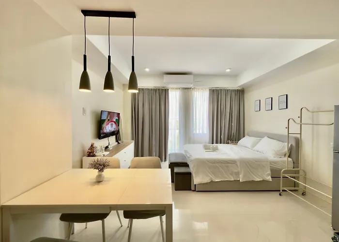 Escape Mactan, With Balcony, Near Airport & Beaches
