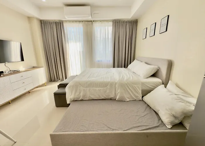 Apartment Escape Mactan, With Balcony, Near Airport & Beaches *